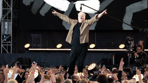 Herbert Grönemeyer auf der Bühne im Frankfurter Stadion