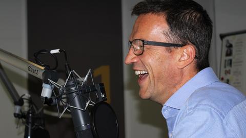 Fredi Bobic im hr1-Studio