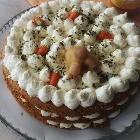 Rübli-Mascarpone-Ostertorte 