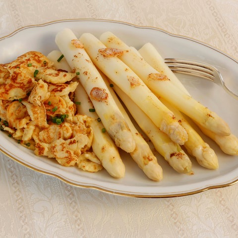 Spargel und Kratzete