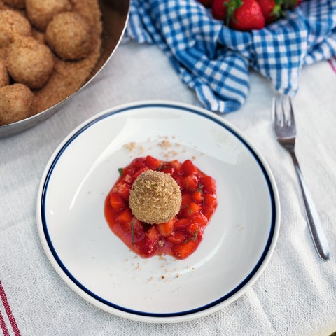 Topfen-Dinkel-Knödel aus dem Genussbuch "Zu Gast in Südtirol"