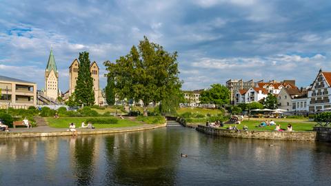 Paderquellen, Dom und Abdinghofkirche in Paderborn